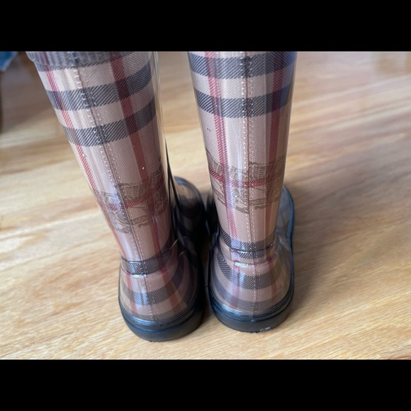 Burberry kids rain boots size 6/7 - Picture 11 of 12